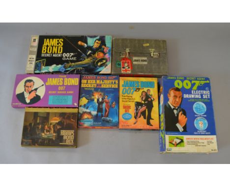 Quantity of James Bond games: Spear's Secret Service; Waterman's James Bond Box; Victory On Her Majesty's Secret Service Soli