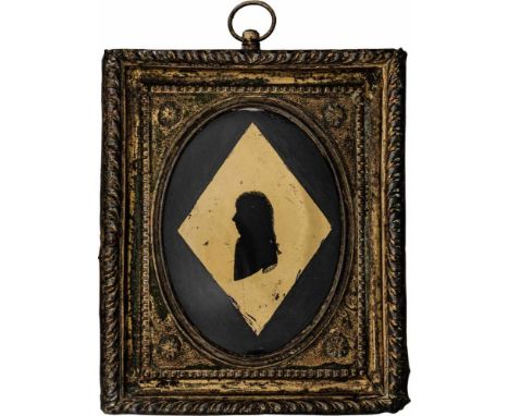   Deutsch: um 1790/1800. Miniatur Gold-Eglomisé Silhouetten Portrait eines jungen Mannes im Profil nach links  um 1790/1800. 