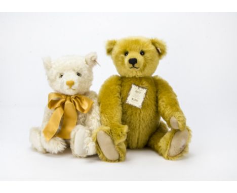 Two Steiff limited edition British Collector’s Teddy Bears, 2000, 2857 of 4000 with certificate (missing box and chest tag); 