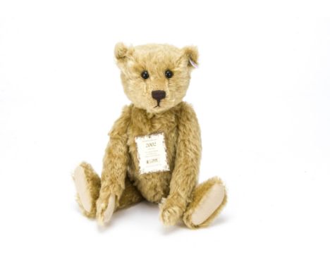 A Steiff limited edition British Collector’s Teddy Bear 2002, 3633 of 4000, in original box with certificate