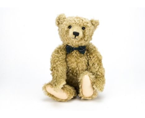 A Steiff limited edition Henderson teddy bear,  For Teddy Bears of Witney, 1351 of 2000, in original box with certificate, 19