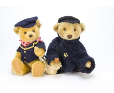 Two Steiff limited edition teddy bears, Zeihharmonikaaspieler for Spielzeug Ring, tag certificate 908 of 1500 (missing accord