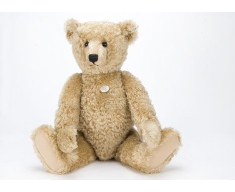 A Steiff limited edition Teddy Bear 1909 Blonde 65,  2898 of 5000, in original box with certificate, 1995