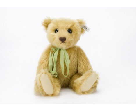 A Steiff limited edition British Collector’s 1906 Replica Teddy Bear,  2734 of 3000, in original box with certificate, 1990 (