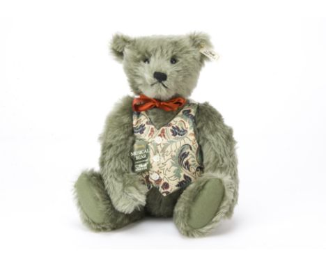 A Steiff limited edition Victorian Musical Bear,  975 of 2000, in original box with certificate, 1993-1994