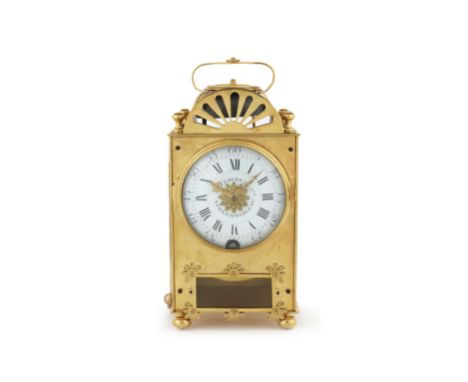 PENDULE FRANCAISE A REVEIL DU DEBUT DU 19EME SIECLE EN LAITONAn early 19th century French gilt brass mantel alarm timepieceLe