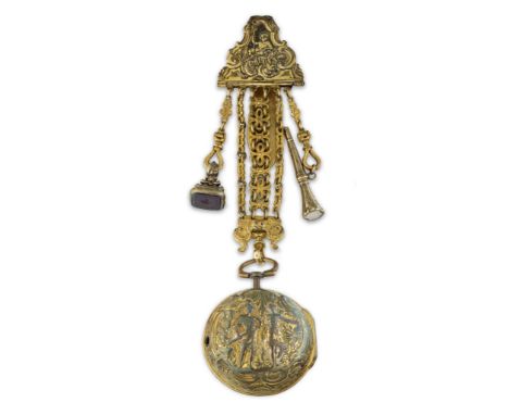 TARTS, LONDON. MONTRE DE GOUSSET EN OR REPOUSSE A DOUBLE BOITE AVEC SAUTOIR REMONTOIR A CLEF TARTS, LONDON. A GILT KEY WIND P