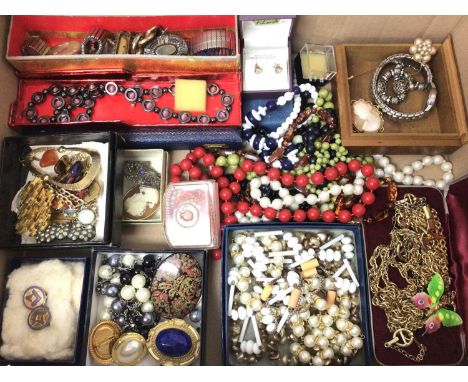 Group vintage costume jewellery including silver brooches, pendant necklaces, beads, wristwatches and bijouterie