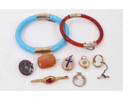 Group of antique jewellery to include brooch with glazed compartment containing a diamond heart and arrow with a garnet set m