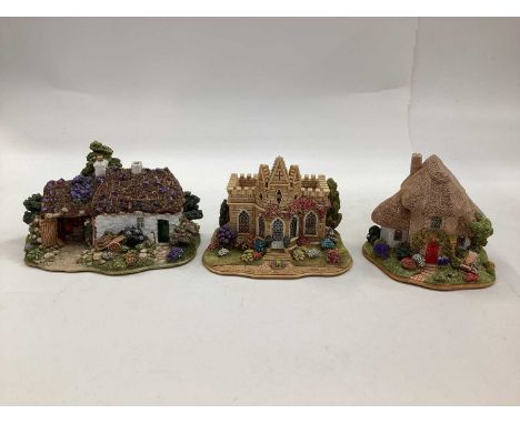 Large collection of Lilliput Lane cottages including Marche House, Snowdon Lodge, Little Bee, Dream Catchers, Gypsy Cottage, 