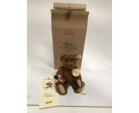 Steiff Bears Nos 407246 and 037955 both in original boxes