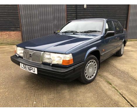 1993 Volvo 940 S Saloon. 2.0, manual, Reg. No. L58 NPU, finished in deep blue metallic with grey trico plush cloth interior, 