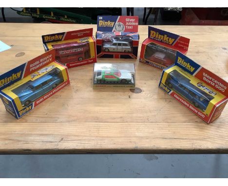 Dinky boxed selection including Lamborghini No.189, Mercedes Benz 600 No.128, Rolls Royce Phantom V No.124, Citroen 2CV 500, 