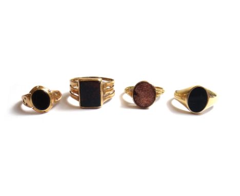 A gold and bloodstone set oval signet ring, a gold and agate set oval signet ring, detailed 18ct, a gold and bloodstone set r