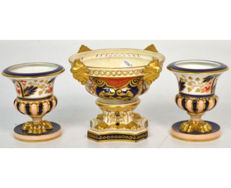 A small collectors' lot of ceramics to include a pair of late 19th century Davenport vases, a late 19th century Davenport bow