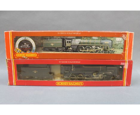 2 boxed Hornby 00 gauge tank locomotives and tenders: B.R.2-10-0 loco 9F Class (R.330) and a B.R. Class 7MT loco "Morning Sta