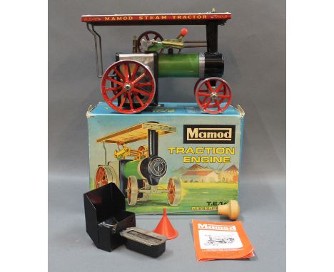 A Mamod T.E.1.A reversing traction engine, boxed  