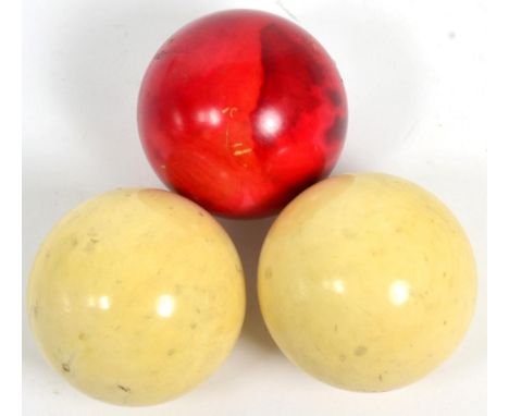 A set of three ivory billiards balls, in original Burroughes & Watts Ltd box 