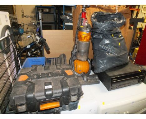 A WORX POWER DRILL TOGETHER WITH A BOSCH POWER DRILL, A POWER GRINDER & A QUANTITY OF ELECTRICS TO INC DYSON HOOVERª