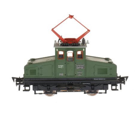 Pola Maxi B E-Lok E 6902, S 0, elektr., bewegl. Pantograph, Kunststoff, Türgriffe fehlen, Z 3