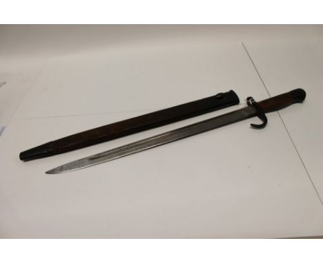 Rare Australian 1907 pattern bayonet complete with quillon guard - the blade marked - Lithgow 1915, in original steel mounted