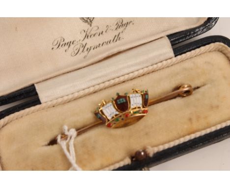 Gold (15ct) and enamel Royal Navy Crown sweetheart brooch, stamped 15ct on reverse, in fitted case with Plymouth retailer, 42