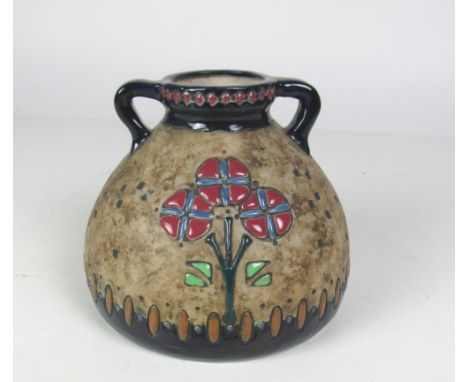 An good quality Austrian amphora porcelain Bowl, Secessionist Period, with two handles, decorated with cockerel in attractive