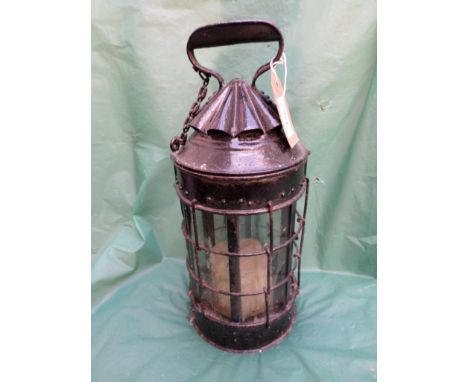 Metal framed style bird cage style candle lamp 