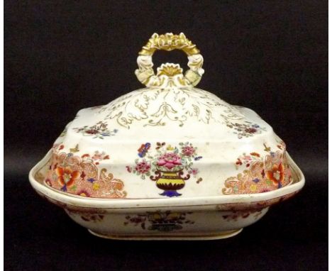 A Chamberlains Worcester porcelain part dinner service, circa 1845, decorated in iron red with central scene of two partridge
