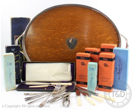 An Edwardian silver plate mounted oak serving tray, with pierced gallery, 26cm wide, with a selection of vintage cutlery - ma