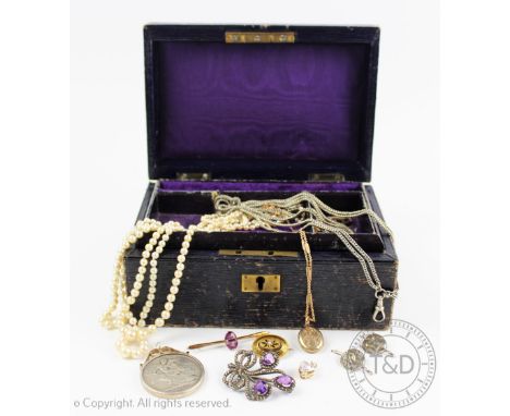 A selection of jewellery to a leather covered case, to include; a 9ct gold amethyst set bar brooch, an enamel and gold colour