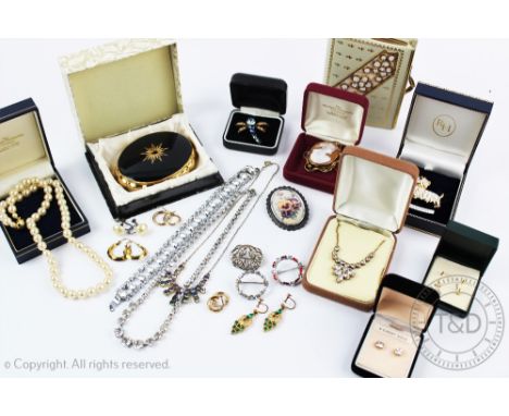 A collection of jewellery to include; costume, vintage and dress jewellery, chains, beads, imitation pearls, suites, a silver