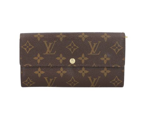 LOUIS VUITTON Portemonnaie "SARAH", Koll.: 2010, akt. NP.: 530,-€. Monogram Canvas Serie mit goldfarbener Hardware, Überschla