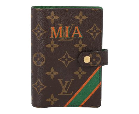 LOUIS VUITTON Agenda "AGENDA FONCTIONNEL PM", Koll.: 2021. Monogram Canvas Serie mit goldfarbener Hardare, Lasche mit Druckkn
