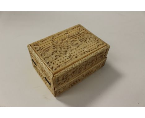 Canton carved ivory cribbage box, late 19th Century 