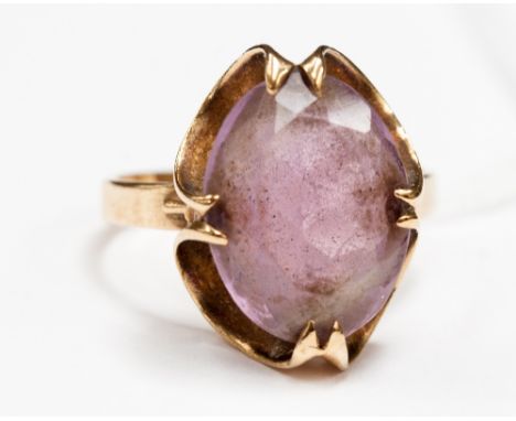 A 9ct gold amethyst set ring 