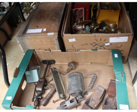 Assorted metalware, to include tools, kettle, etc (parcel) 