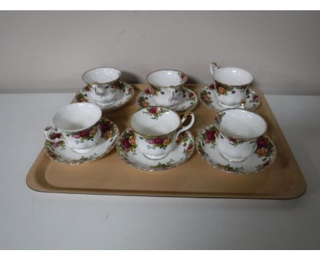 Six Royal Albert Old Country Roses teacups and saucers (12)