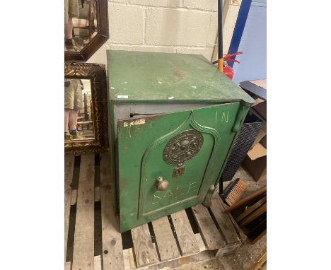 Vintage Milners patent fire resisting safe (no key)