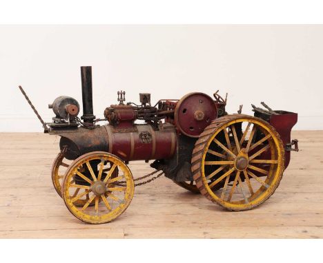 A scale live steam model of a showman's traction engine,96cm long40cm wide57cm highProvenance: The Gordon Gridley Collection,
