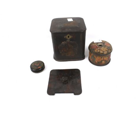 Three vintage paper mache items. Comprising a black lacquer tea caddy, a small Russian pill box and another. Max. H11cm
