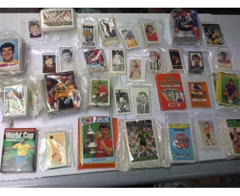 Football Card Collection: Wide variety of makers including Upper Deck Pro Set Bassetts Daily Mirror Daily Star Subbuteo squad