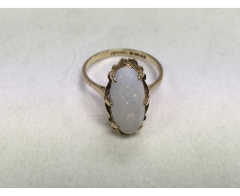 A 9ct gold opal ring, approx 2.91g and approx size N-O.