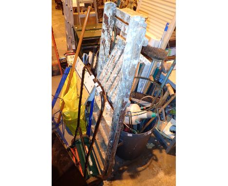 Folding wooden step ladder