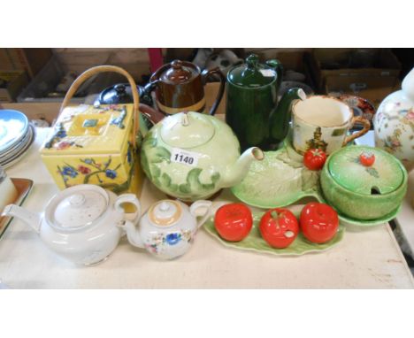 A quantity of ceramics including Crown Devon 'Tomato' salad dish - sold with a similar Carlton Ware cruet, etc.