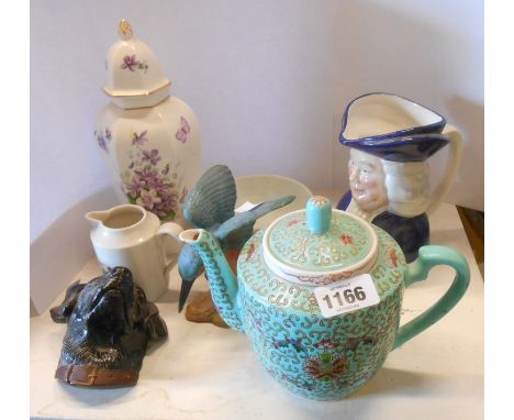 A quantity of ceramics including mid 20th Century Chinese porcelain green enamel decorated teapot, Chinese porcelain bowl, Wo