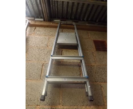 TWO STEP ALUMINIUM STEP LADDER