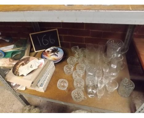 SHELF OF VARIOUS GLASSWARE, JUGS &amp; COMMEMORATIVE PLATES OF DANBURY MINT - THE SUNRISE COLLECTION