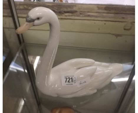 LARGE LLADRO  SWAN