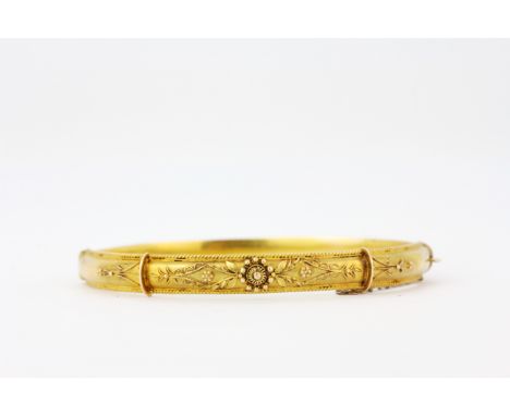 An antique 15ct yellow metal bangle, 6.2 x 4.8cm. Approx. 7.8gr.